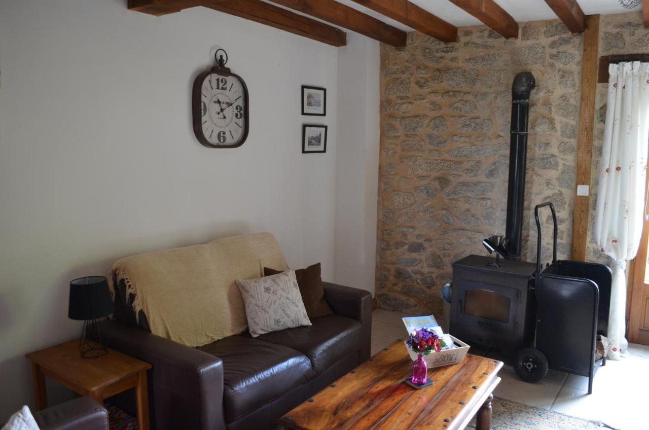 Character 2 Bed Cottage Within Walking Distance Of Bar/Restaurants Piegut-Pluviers ภายนอก รูปภาพ