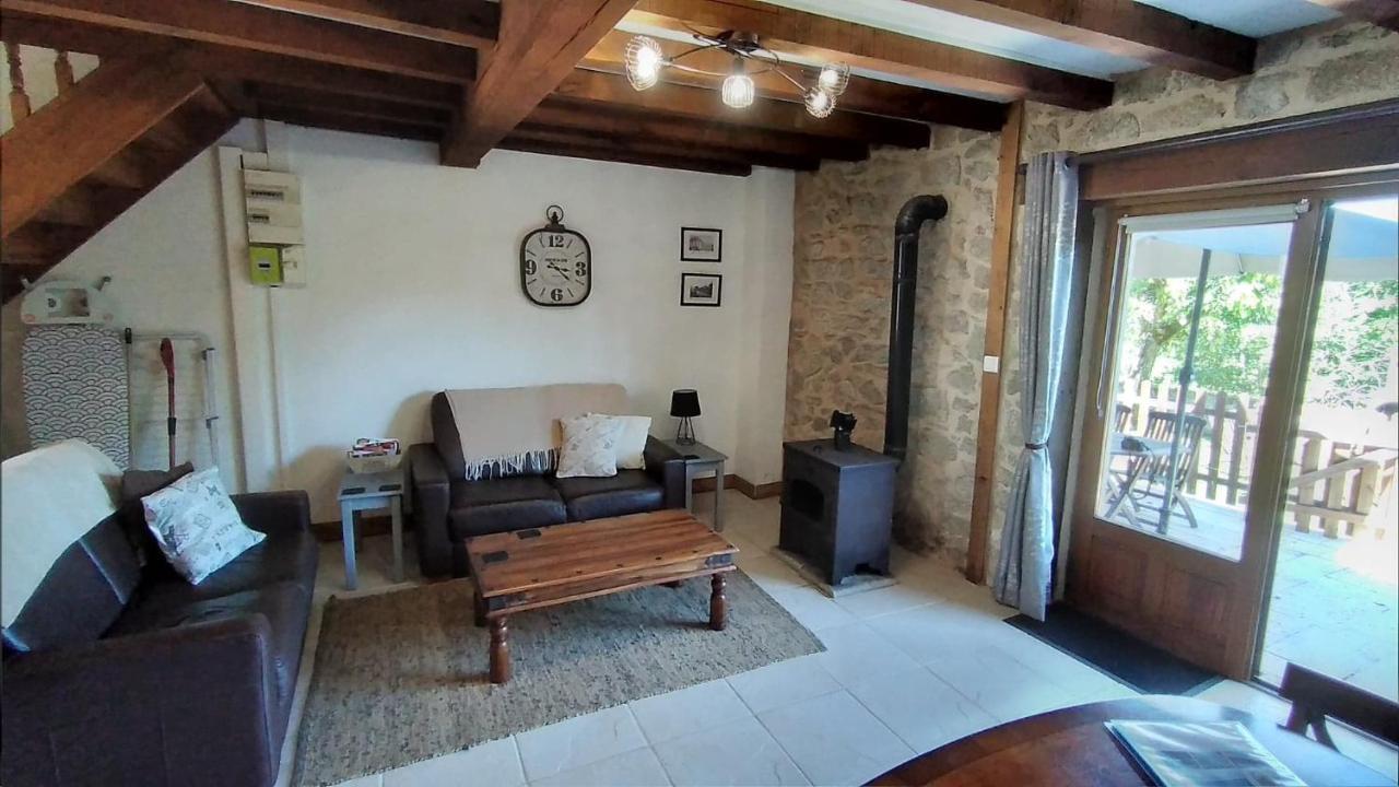 Character 2 Bed Cottage Within Walking Distance Of Bar/Restaurants Piegut-Pluviers ภายนอก รูปภาพ