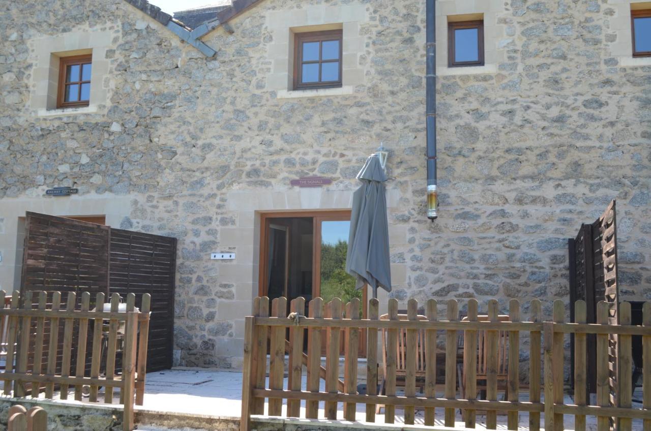 Character 2 Bed Cottage Within Walking Distance Of Bar/Restaurants Piegut-Pluviers ภายนอก รูปภาพ